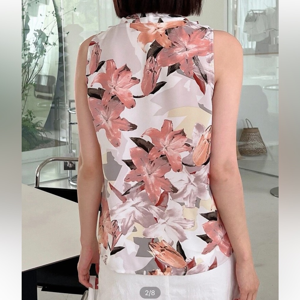 Floral sleeveless blouse